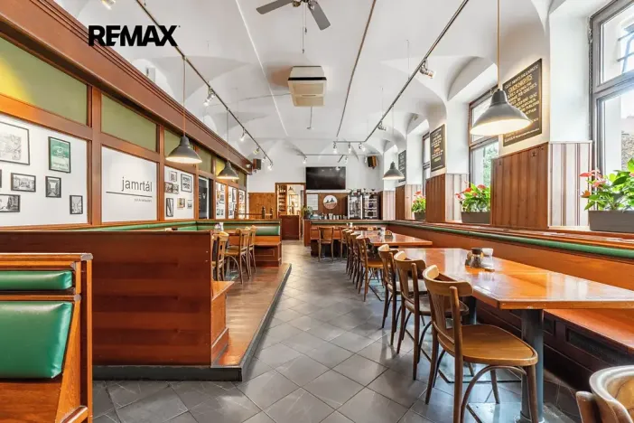 Pronájem restaurace, Praha - Nusle, Sekaninova, 254 m2
