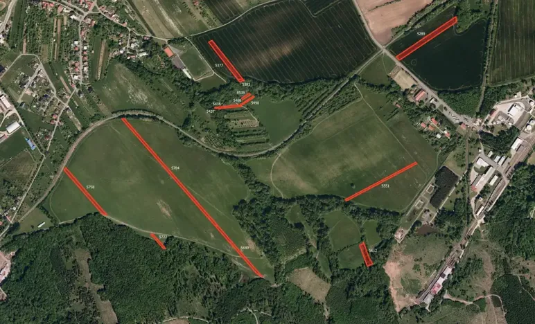 Prodej pole, Loukov, 105347 m2