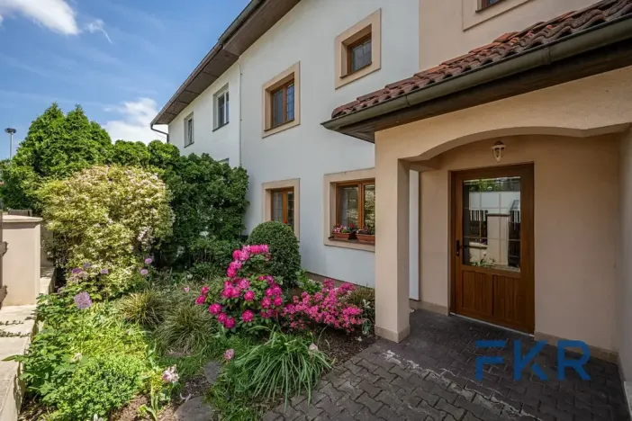 Prodej rodinného domu, Praha - Dolní Počernice, Listopadová, 242 m2