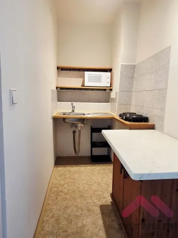 Pronájem bytu 1+1, Praha - Smíchov, Grafická, 36 m2
