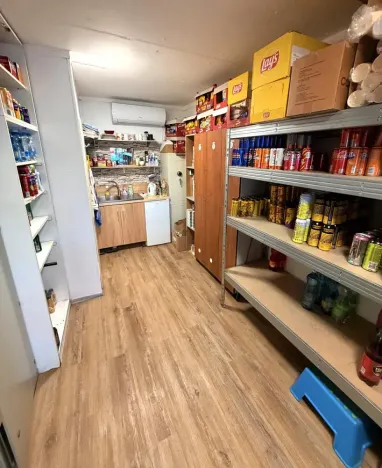 Prodej obchodního prostoru, Kly, 781 m2