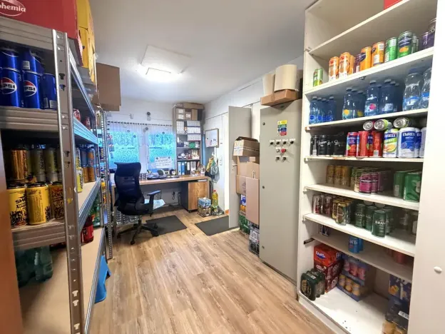 Prodej obchodního prostoru, Kly, 781 m2