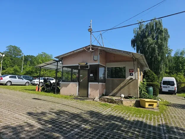 Prodej komerční nemovitosti, Praha - Modřany, Nikoly Vapcarova, 98 m2