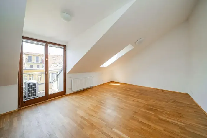 Pronájem kanceláře, Praha - Smíchov, Štefánikova, 168 m2