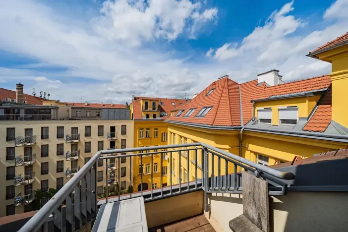 Pronájem kanceláře, Praha - Smíchov, Štefánikova, 168 m2