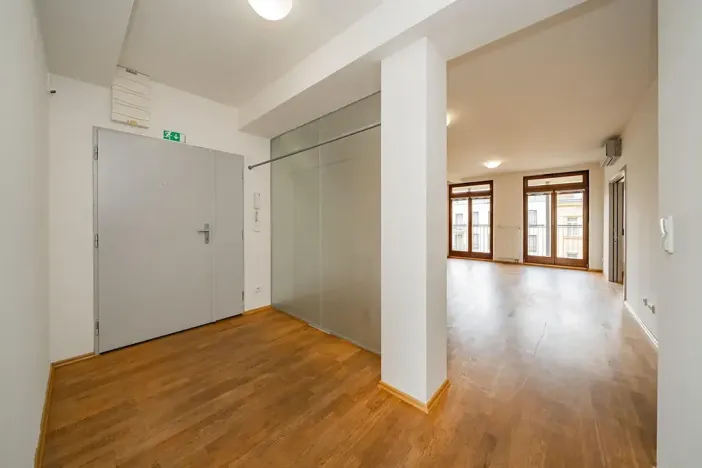 Pronájem kanceláře, Praha - Smíchov, Štefánikova, 168 m2