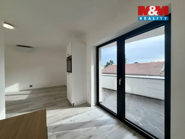 Pronájem bytu 1+kk, Brno, Táborská, 35 m2