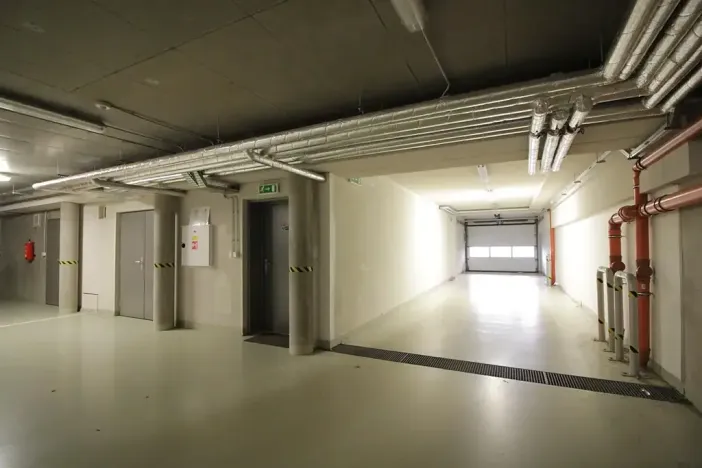 Pronájem garážového stání, Brno, Křídlovická, 13 m2