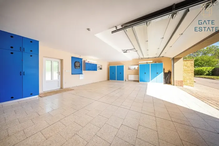 Prodej rodinného domu, Vážany, 367 m2