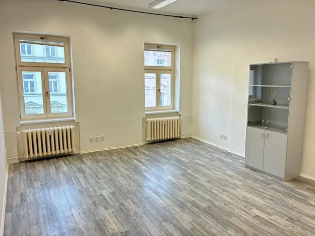 Pronájem kanceláře, Karlovy Vary, T. G. Masaryka, 30 m2