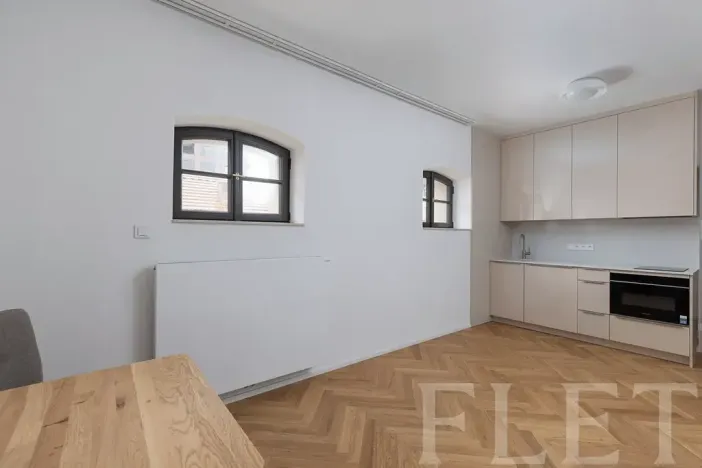 Pronájem bytu 1+kk, Praha - Nusle, Mnatova, 26 m2