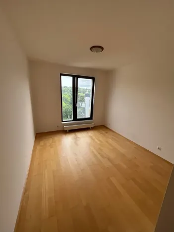 Pronájem bytu 2+kk, Praha - Hloubětín, Nademlejnská, 50 m2