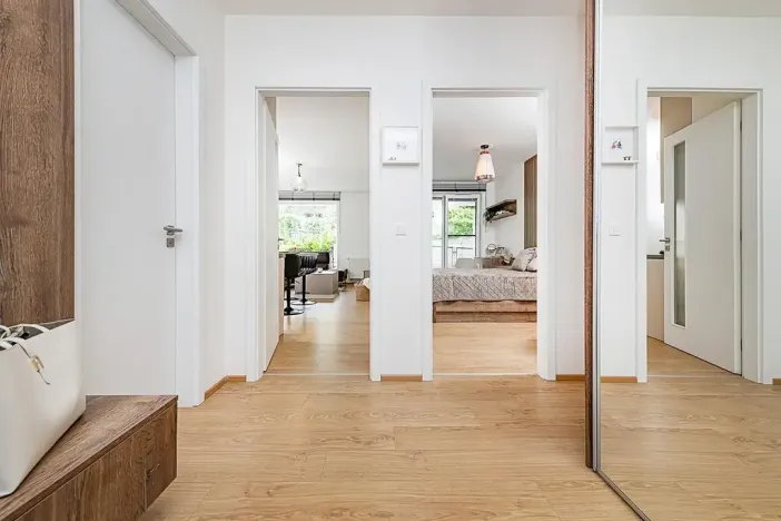 Prodej bytu 2+kk, Praha - Hrdlořezy, Mezilehlá, 51 m2