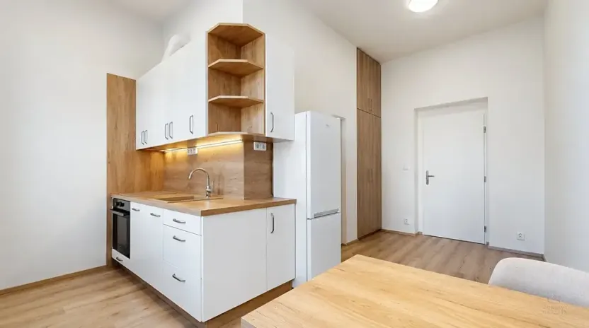 Pronájem bytu 2+kk, Praha - Nusle, Boleslavova, 36 m2