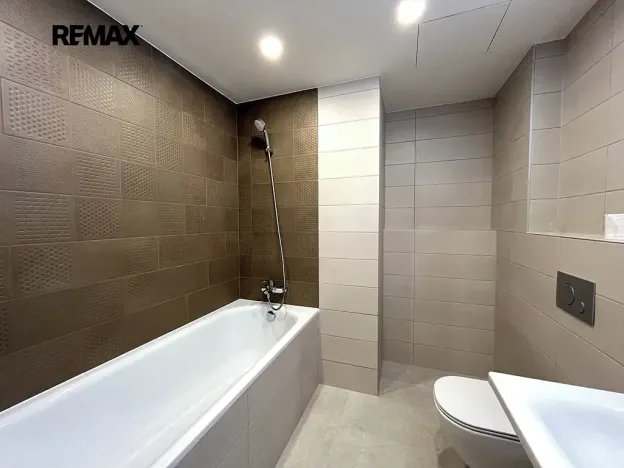 Pronájem bytu 2+kk, Praha - Vysočany, Kolbenova, 56 m2