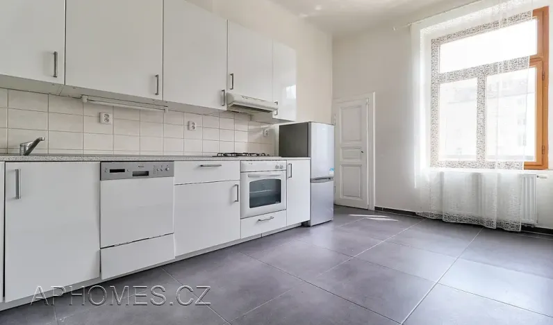 Pronájem bytu 3+1, Praha - Vinohrady, Slezská, 100 m2