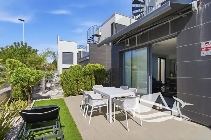 Prodej rodinného domu, Orihuela, Španělsko, Paseo Marítimo de Punta Prima, 84 m2