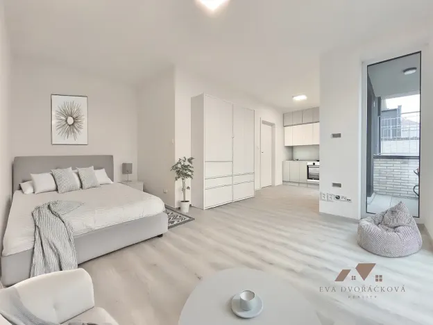 Pronájem bytu 1+kk, Zlín - Malenovice, Pod Hradem II, 29 m2