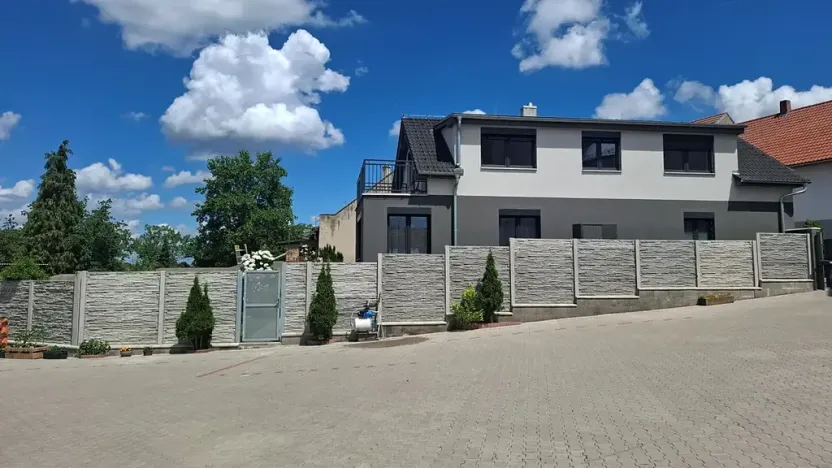 Prodej rodinného domu, Břežany II, 160 m2