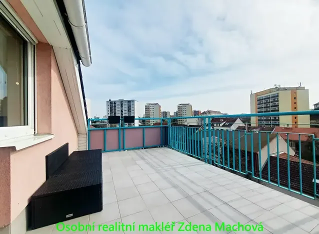Pronájem bytu 3+kk, Praha - Strašnice, Gutova, 92 m2