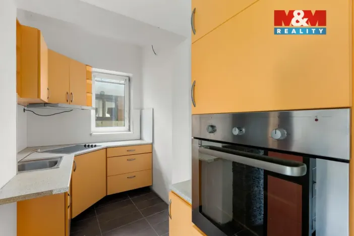 Prodej rodinného domu, Pardubice - Mnětice, Černoborská, 110 m2