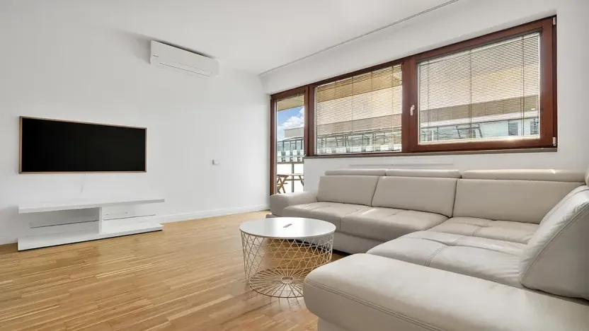 Pronájem bytu 2+kk, Praha - Karlín, Rohanské nábřeží, 60 m2