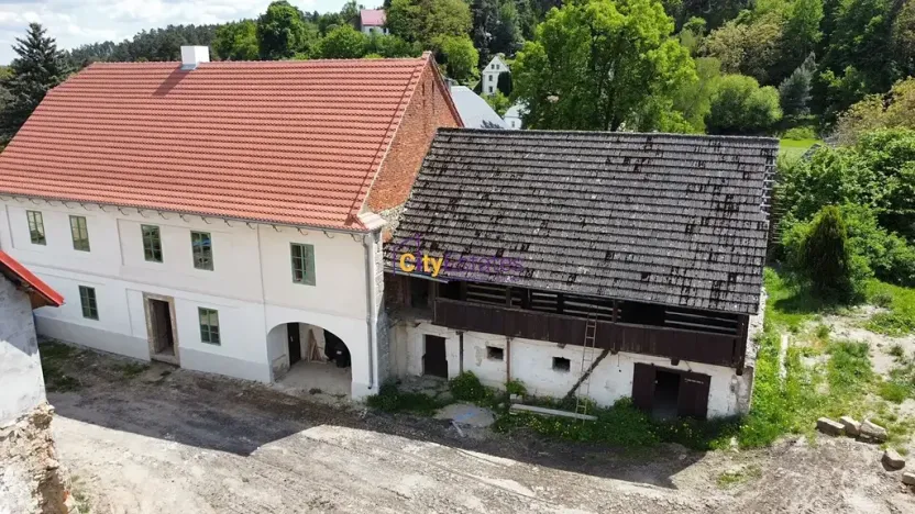 Prodej komerční nemovitosti, Tuhaň, 700 m2
