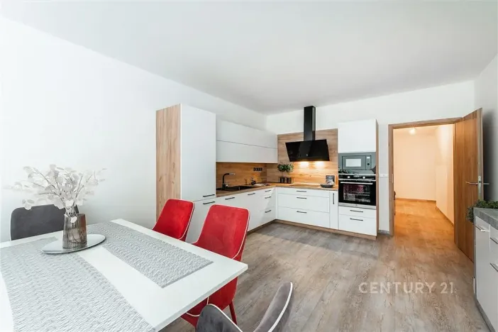 Pronájem bytu 3+kk, Praha, Plzeňská, 100 m2