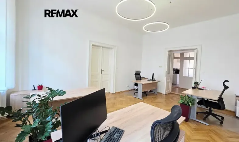 Pronájem kanceláře, Praha - Karlín, Sokolovská, 49 m2