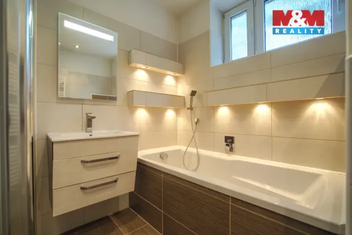 Prodej bytu 3+1, Opava - Předměstí, náměstí Svaté Hedviky, 90 m2