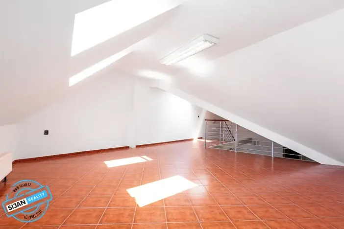 Prodej obchodního prostoru, Kroměříž, Kovářská, 196 m2