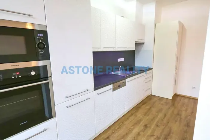 Pronájem bytu 2+kk, Praha - Vršovice, Košická, 69 m2
