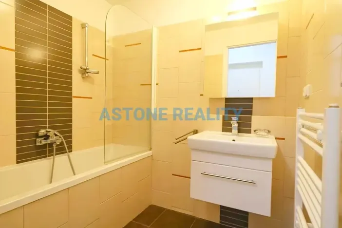 Pronájem bytu 2+kk, Praha - Vršovice, Košická, 69 m2