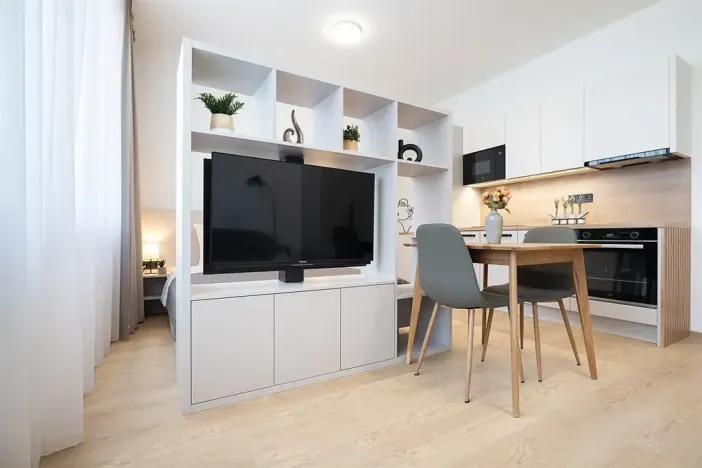 Pronájem bytu 1+kk, Praha - Karlín, Pobřežní, 28 m2