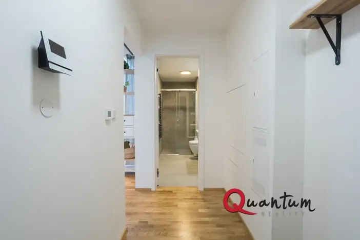 Pronájem bytu 1+kk, Praha - Smíchov, Grafická, 35 m2