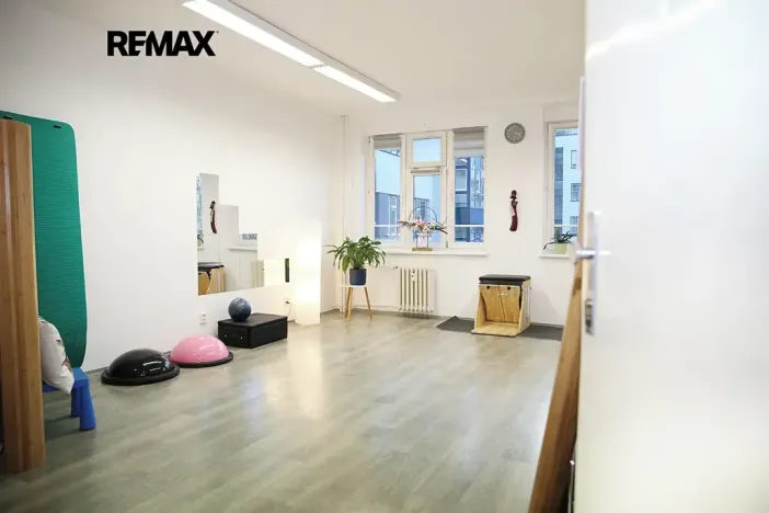 Pronájem komerční nemovitosti, Praha - Smíchov, Ostrovského, 30 m2