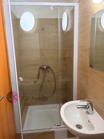 Pronájem rodinného domu, Praha - Uhříněves, Vlárská, 100 m2