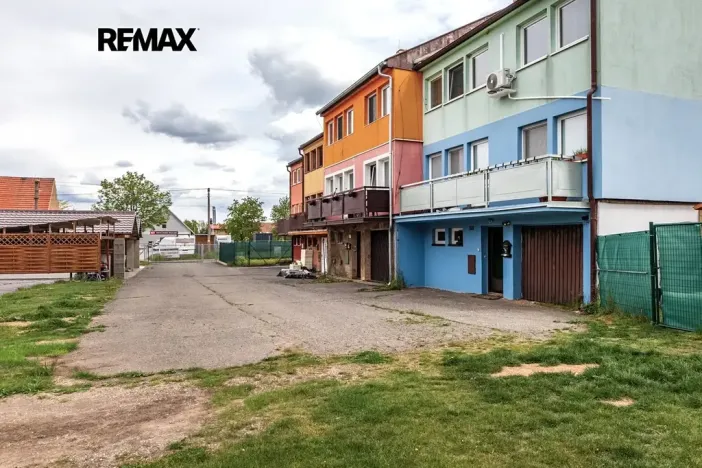 Prodej bytu 3+1, Červený Újezd, U Okálu, 62 m2