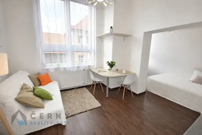 Pronájem bytu 1+1, Liberec, Tatranská, 27 m2