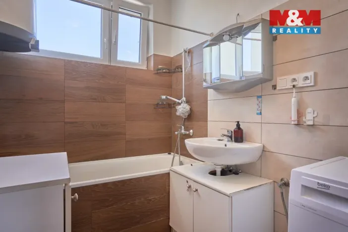 Prodej bytu 4+1, Březůvky, 81 m2