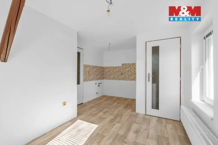 Prodej rodinného domu, Rovensko pod Troskami, Riegrova, 150 m2