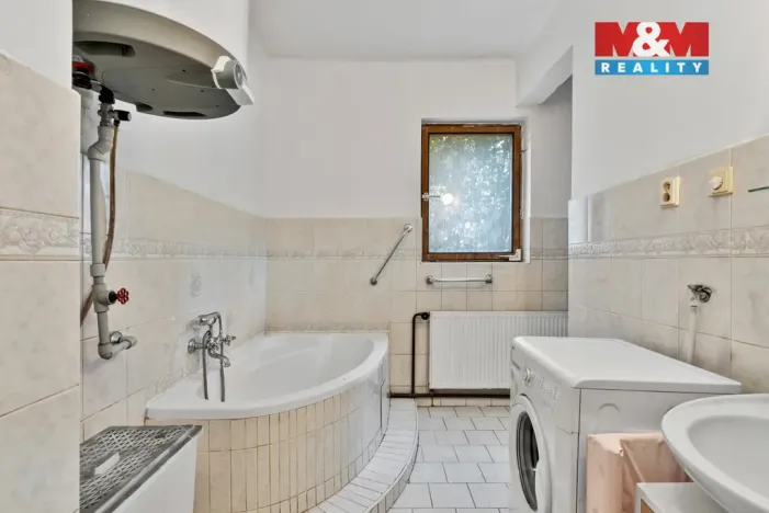 Prodej rodinného domu, Zákupy - Brenná, 242 m2
