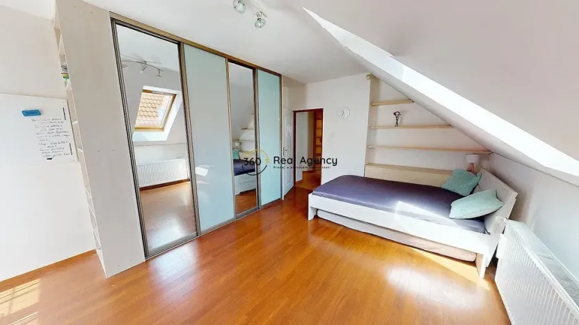 Pronájem rodinného domu, Psáry, U Potoka, 163 m2
