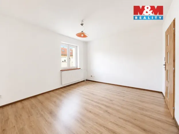 Pronájem bytu 3+1, Kadaň, Obránců míru, 70 m2