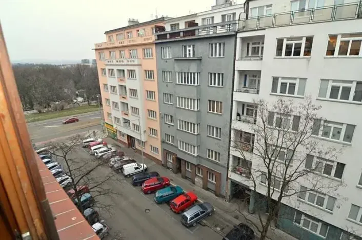 Pronájem bytu 1+kk, Praha - Vinohrady, Hradecká, 37 m2