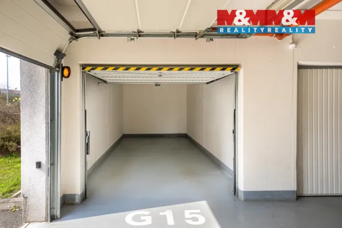 Pronájem garáže, Praha - Letňany, Hlučkova, 21 m2
