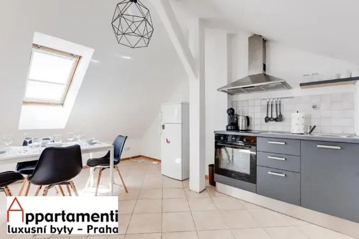 Prodej bytu 2+kk, Praha - Nové Město, V tůních, 58 m2