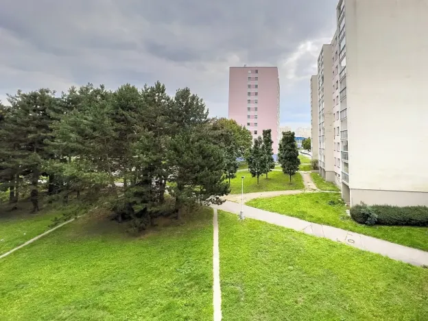 Prodej bytu 1+kk, Praha - Háje, Matúškova, 31 m2