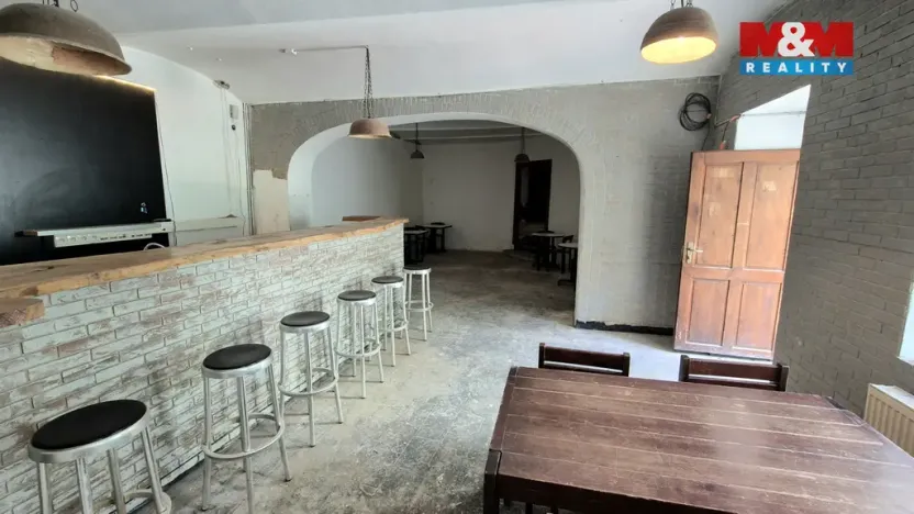 Pronájem obchodního prostoru, Kladno, T. G. Masaryka, 157 m2