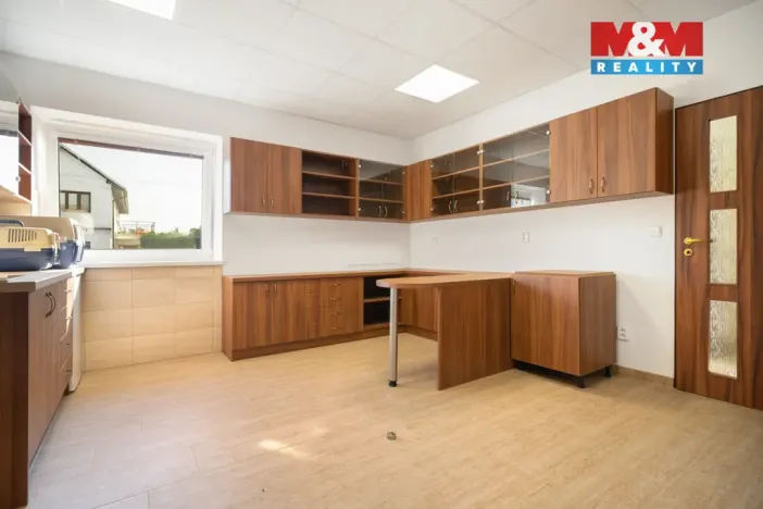 Prodej obchodního prostoru, Lázně Bohdaneč, Škroupova, 202 m2